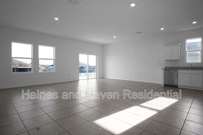 Building Photo - 456 Hennepin Lp