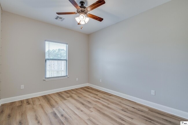 Building Photo - 134 Clearwater Cir