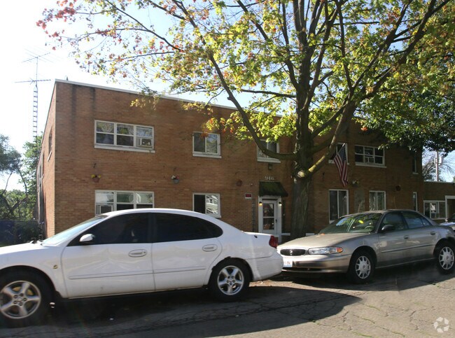 Building Photo - 946-952 Oliver Ave
