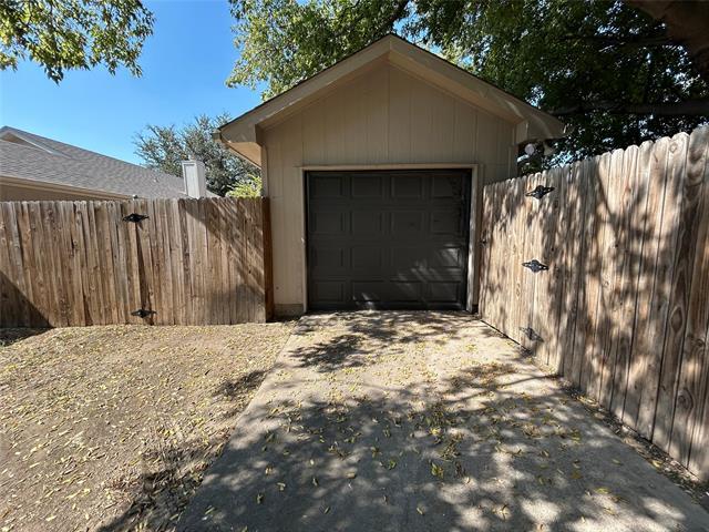 Building Photo - 7332 Blackthorn Dr
