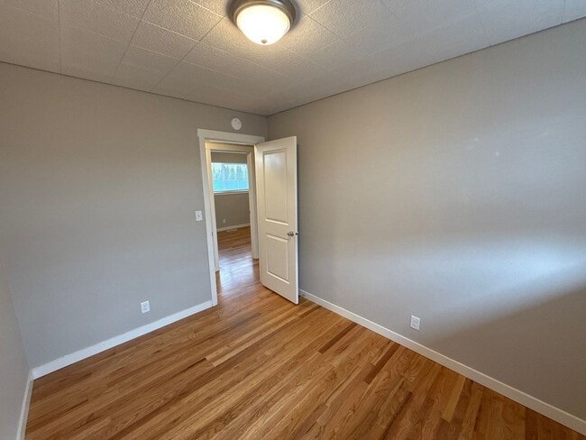 Building Photo - 2236 Hoyt St SE