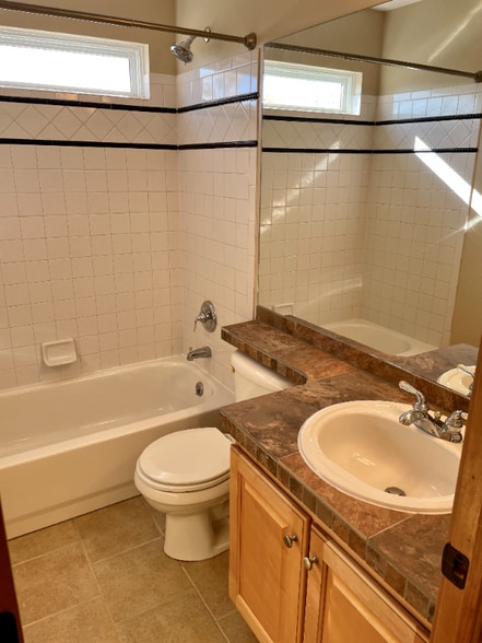Building Photo - 1455 Gumwood Dr