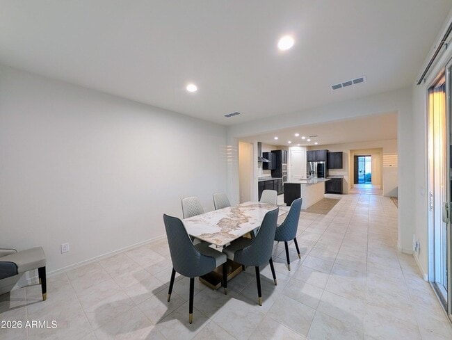 Building Photo - 5902 N 86th Dr