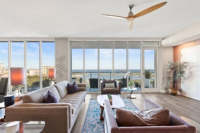 Building Photo - 176 4th Ave NE