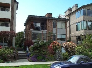 Building Photo - Madison Park