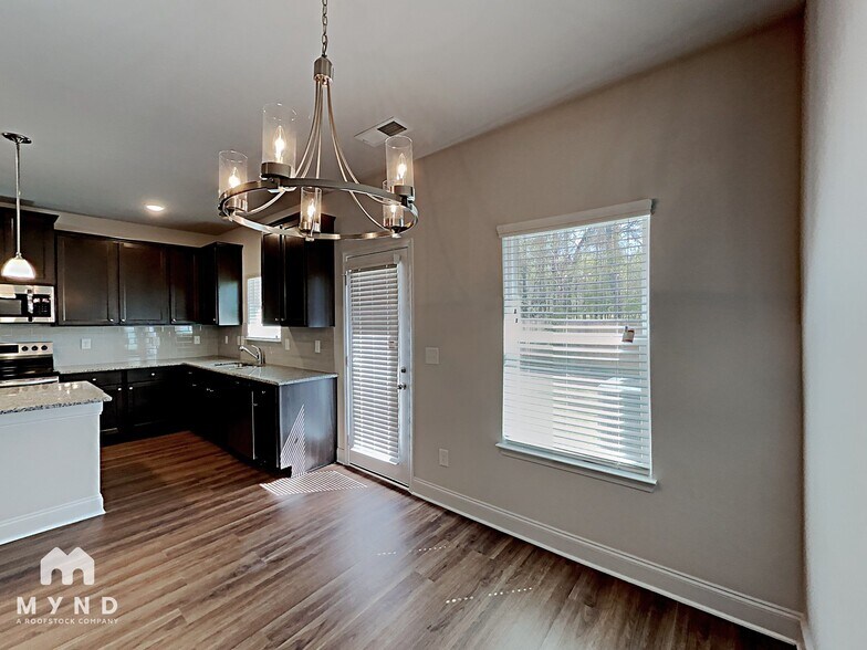 Building Photo - 10143 Benton Woods Dr