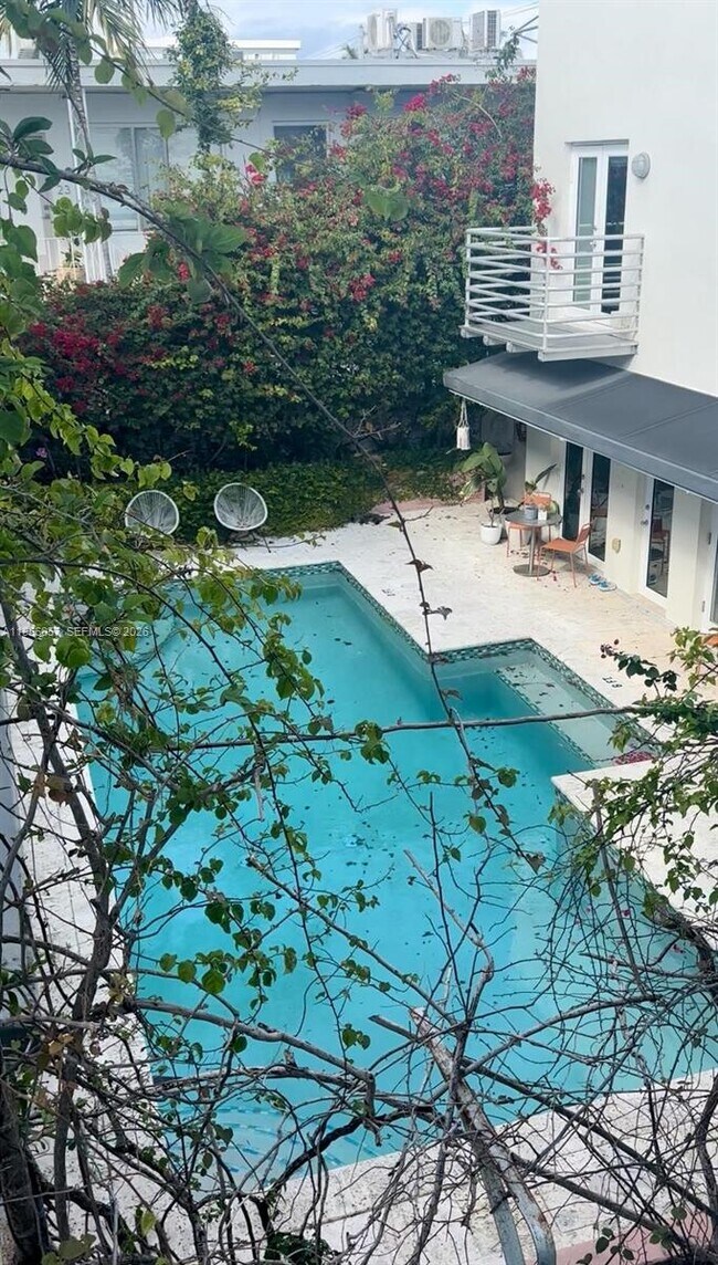 Building Photo - 825 Jefferson Ave