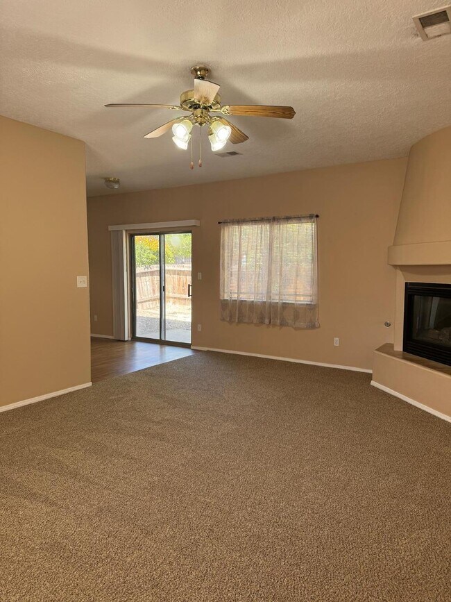 Building Photo - 256 Glenridge Park Ln NE