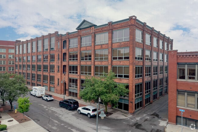 Building Photo - Cascade District Lofts
