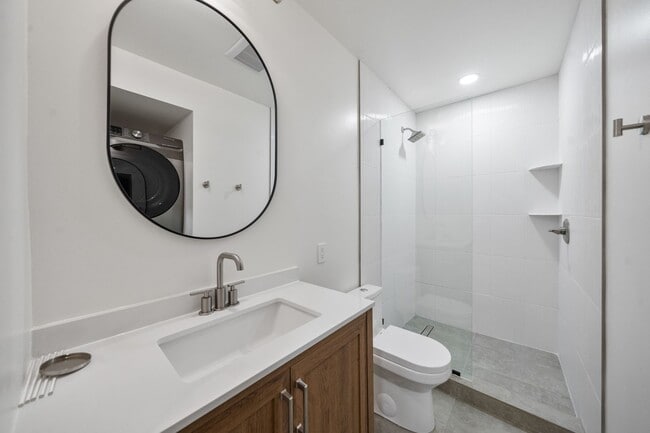 Building Photo - Affordable Housing San Diego This is an attached ADU 1 bed /1 bath Gorgeous Home w Laundry + A/C