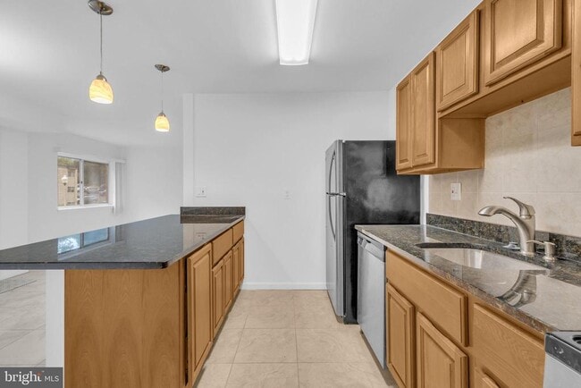 Building Photo - 12413 Braxfield Ct