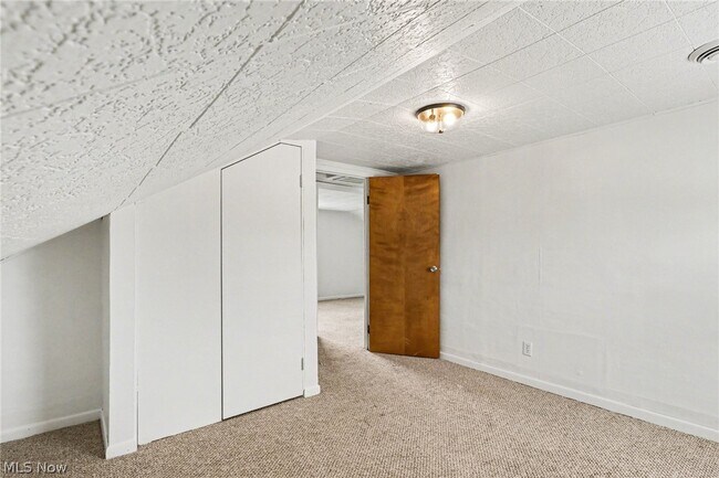 Building Photo - 5425 Ohio St