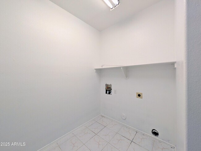 Building Photo - 3028 N 109th Ave