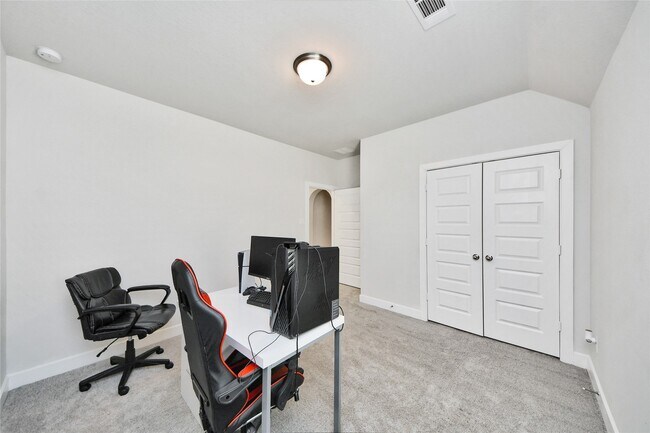 Building Photo - 7030 House Wren Ct