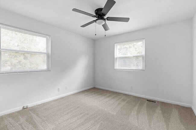 Building Photo - 4910 Johnson Ave
