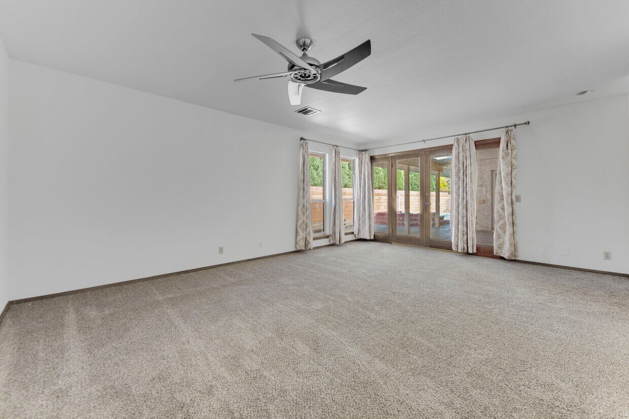Building Photo - 2503 Brentwood Dr