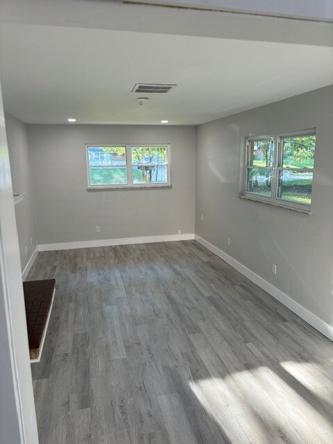 Building Photo - 2026 Bonniedale Dr