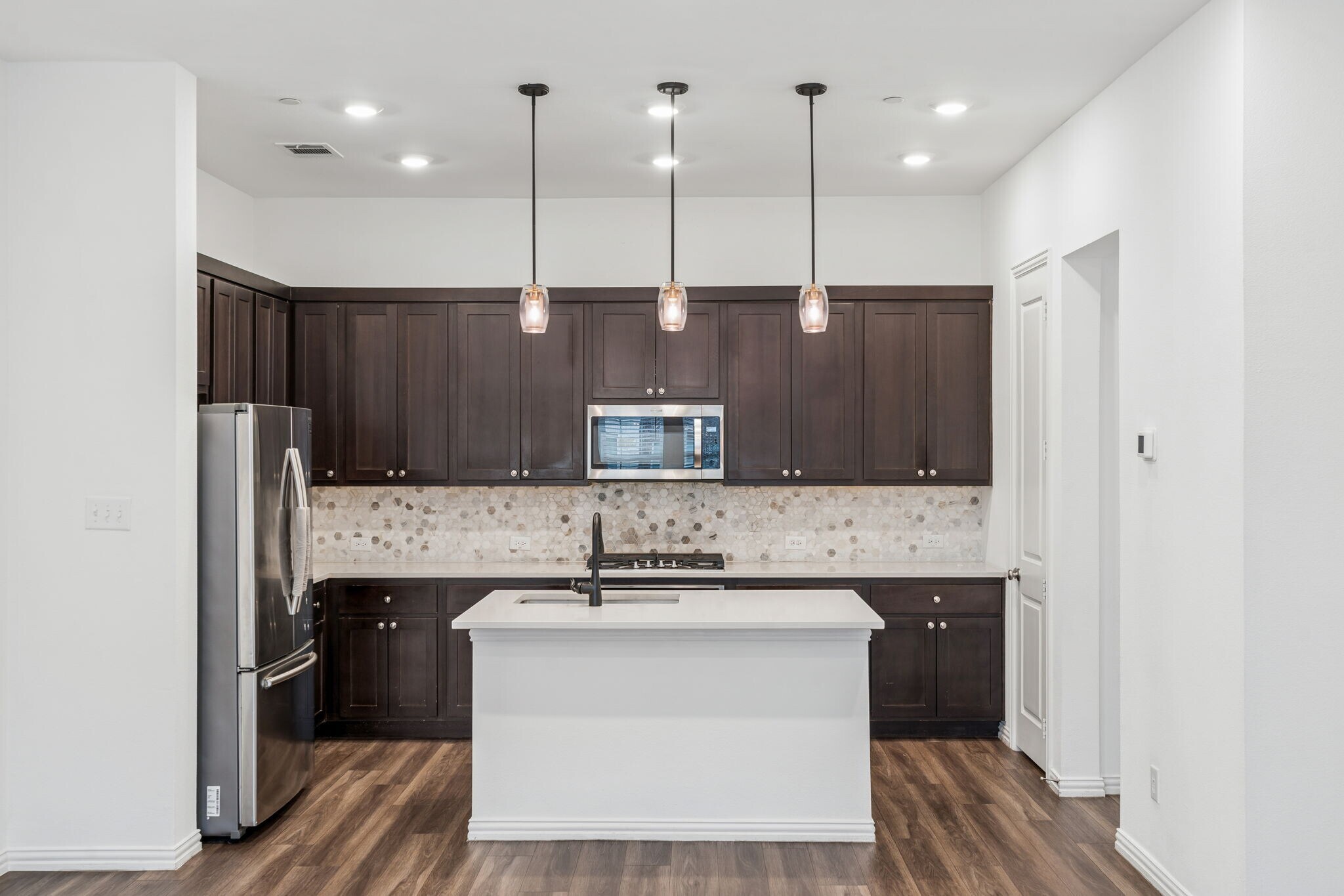 Building Photo - 2215 Adena Springs Dr