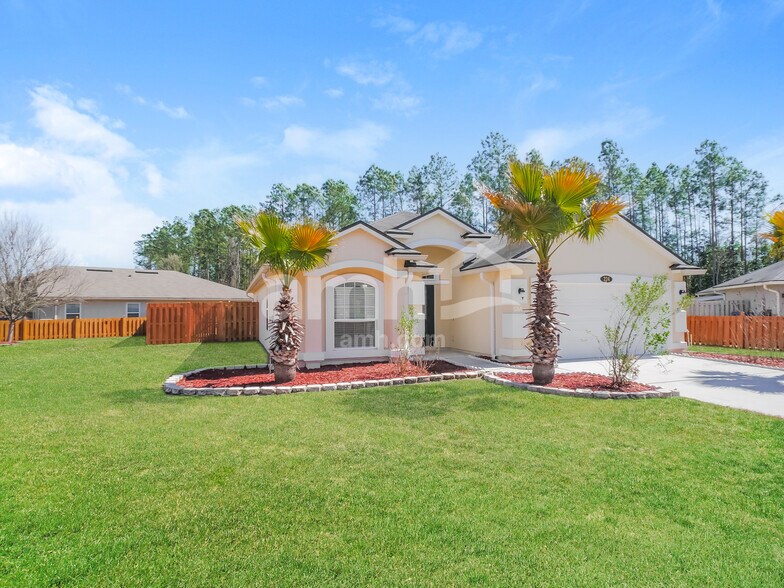 Building Photo - 224 E New England Dr