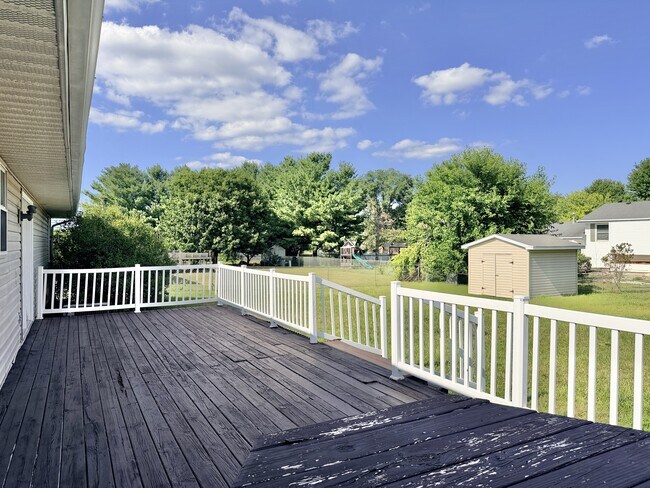 Building Photo - 14135 De La Tour Dr