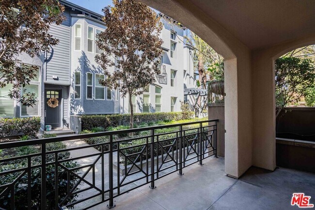 Building Photo - 13075 Pacific Promenade