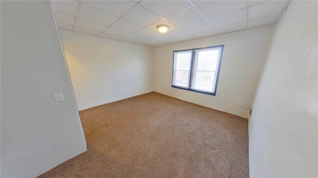 Building Photo - 1083 Dewey Ave