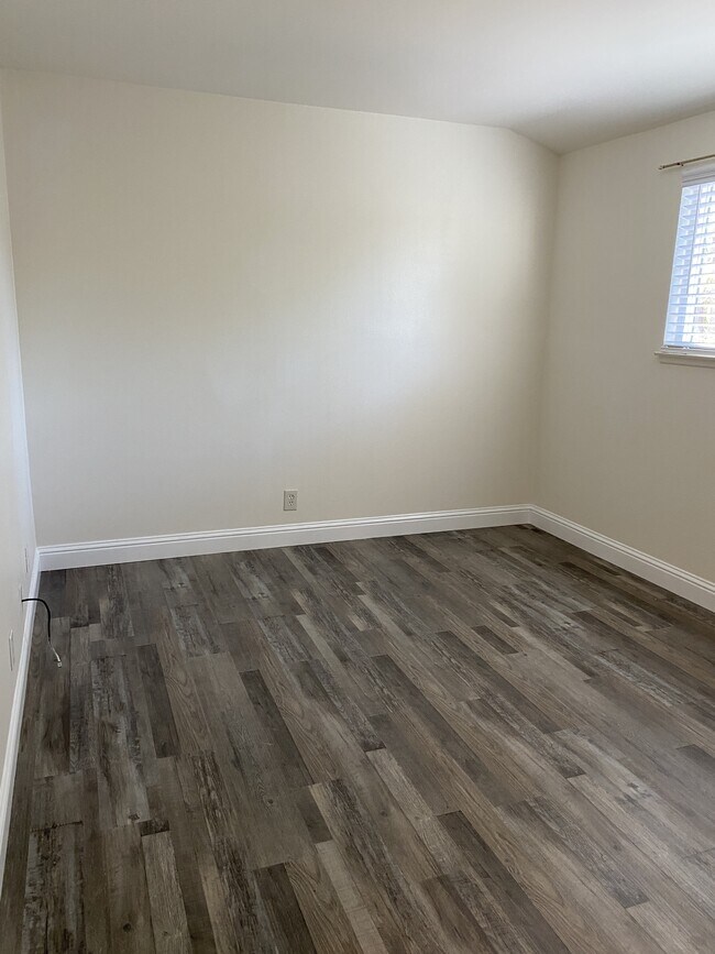 Building Photo - 2607 Anchor Ave