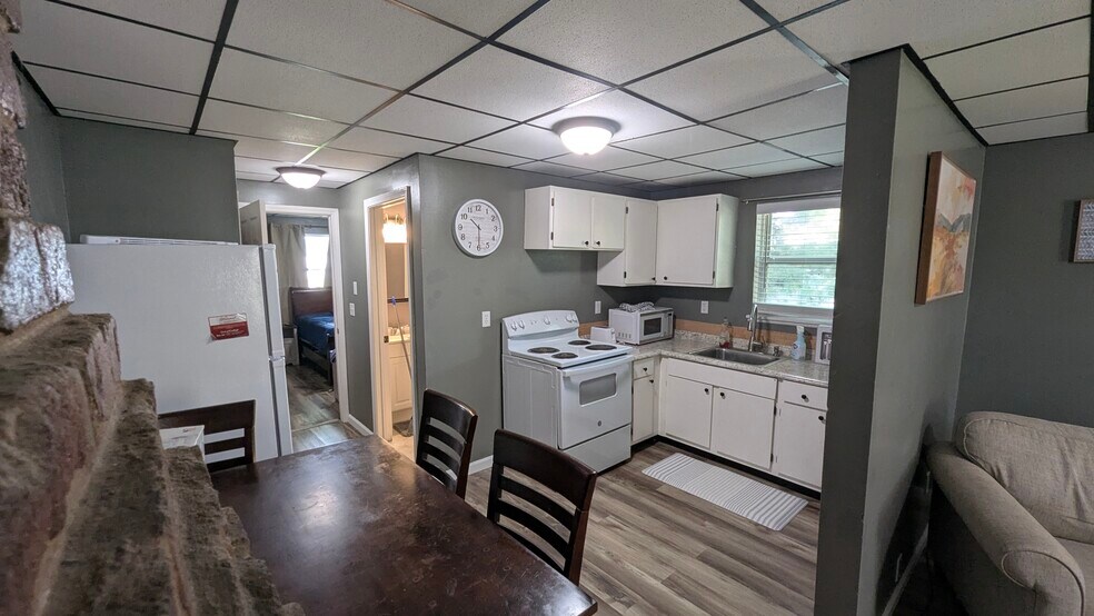 Building Photo - 714 Maple Oak Ln