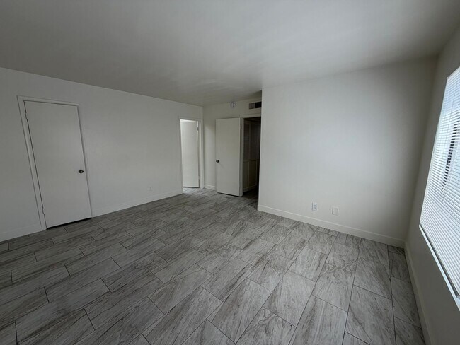 Building Photo - 3118 Espanol Dr