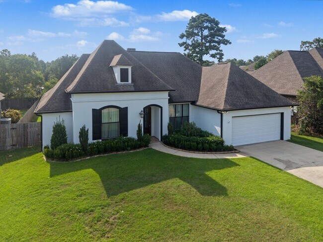 Building Photo - 404 Golden Leaf Ct