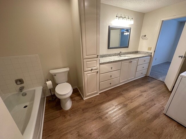 Building Photo - 4409 Alicia Dr