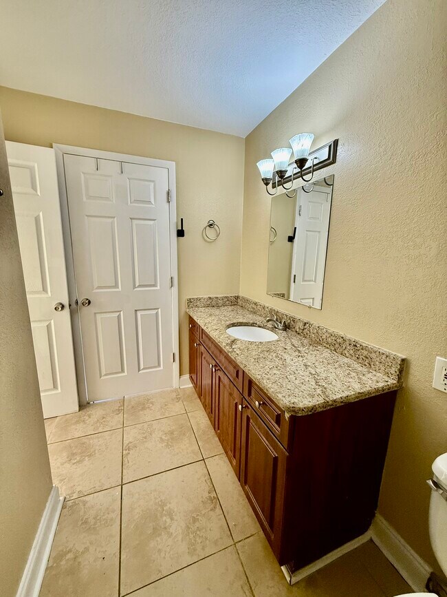 Building Photo - 455 Alt 19