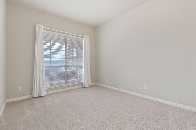 Building Photo - 1104 Lynsenko Dr