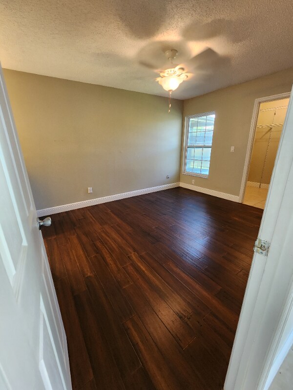 Building Photo - 3249 Sandy Shore Ln