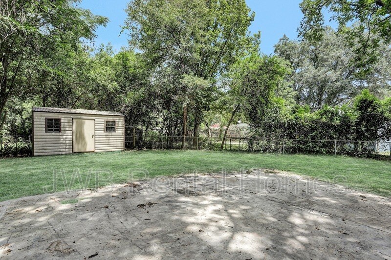 Building Photo - 10536 Keuka Dr