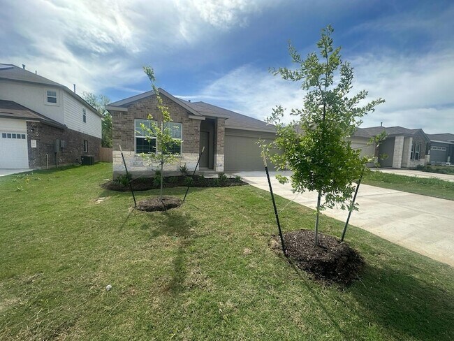 Building Photo - 365 Sonterra Dr