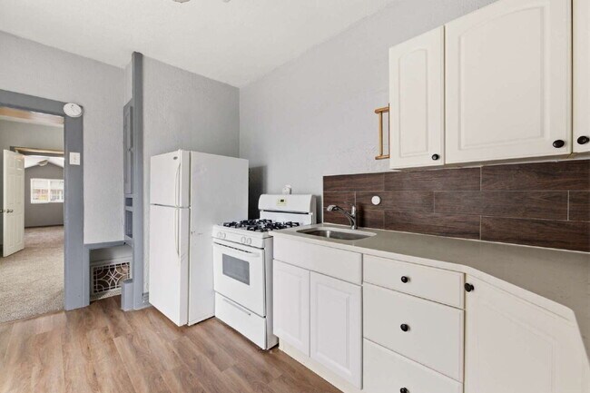 Building Photo - 1 Bed 1 Bath in Delmar Parkway!