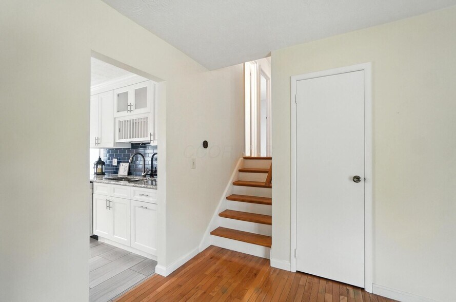 Building Photo - 5200 Williamsburg Cir