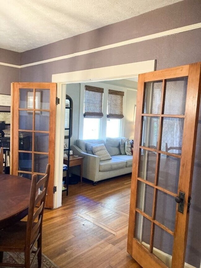 Building Photo - Midtown Bungalow 2BR House in Columbus Near Park