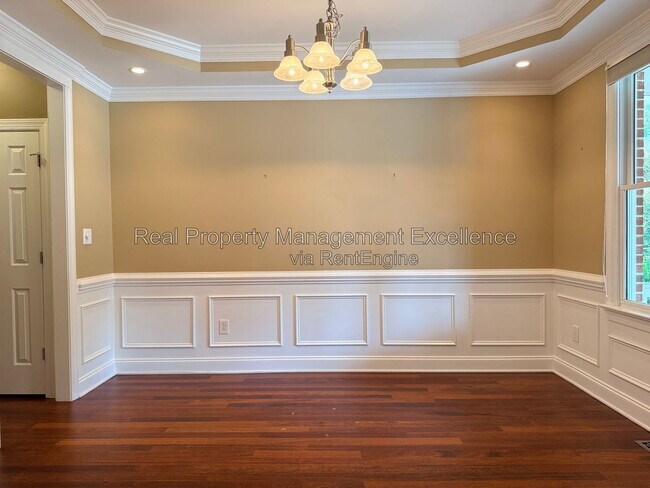 Building Photo - 616 Lake Artesia Ln