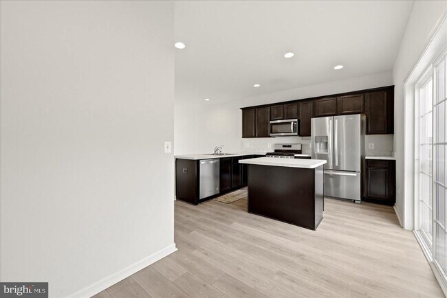 Building Photo - 246 Norland Knoll Dr