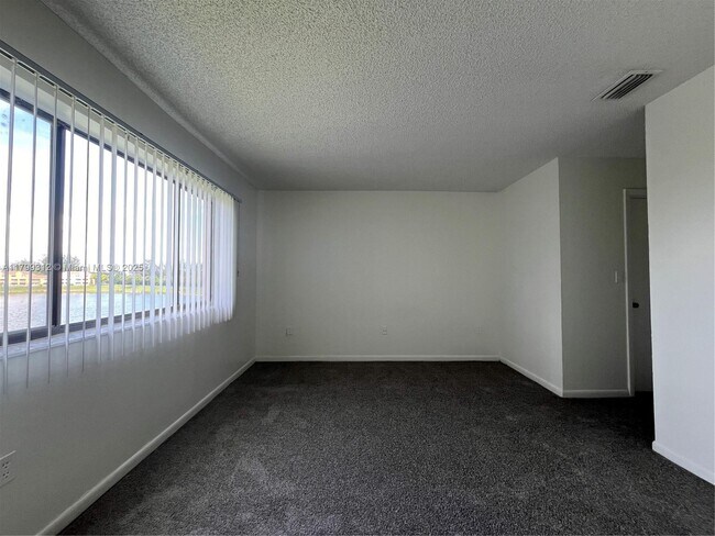 Building Photo - 5200 NW 31st Ave