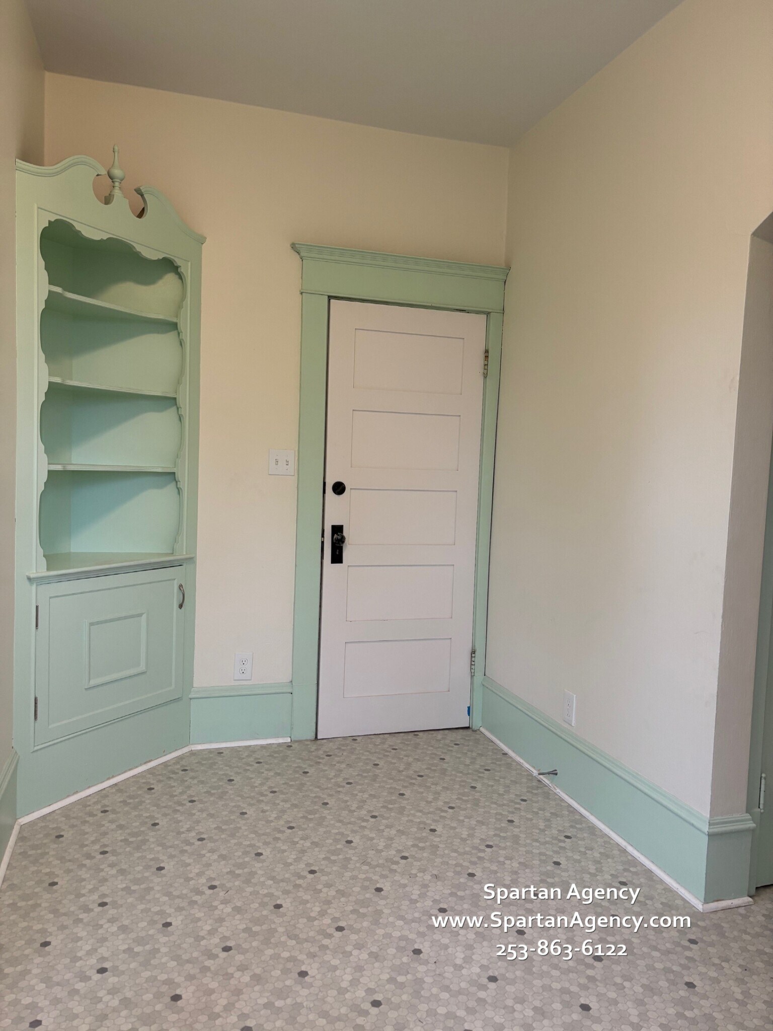 Building Photo - 143 4th Ave NW