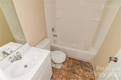 Building Photo - 1311 Sims Cir