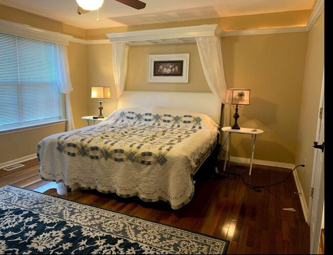 Master bedroom - 374 Cedar Waxwing Dr