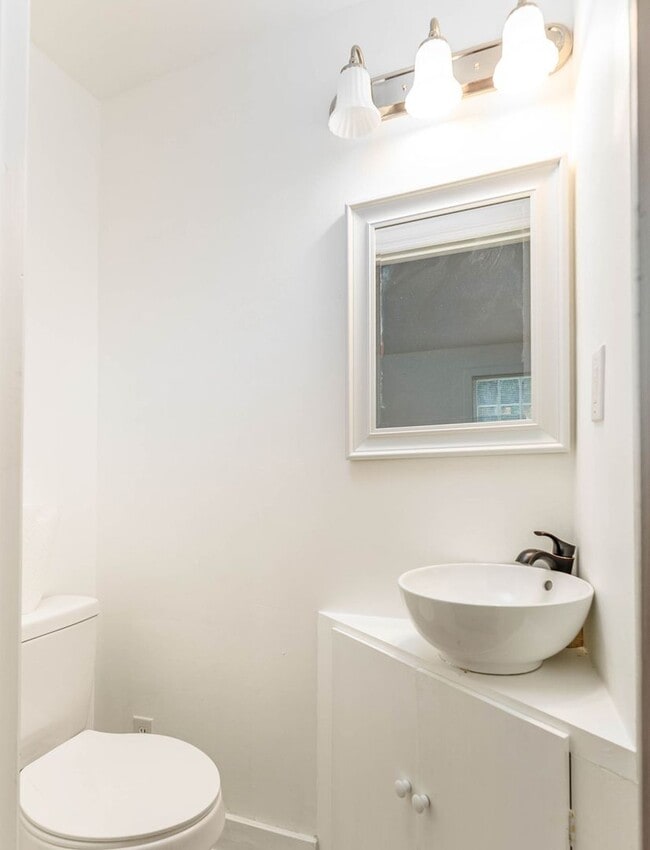 Building Photo - 2 Bedroom 1.5 Bath Townhouse in Wagener Te...