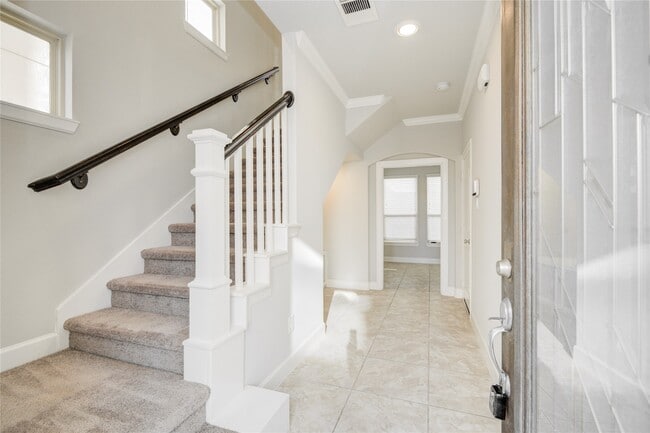 Building Photo - 9624 Cambridge Manor Ln