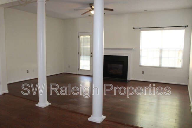 Building Photo - 2802 Gross Ave