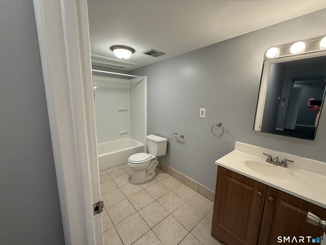 Building Photo - 113 Candlewood Dr