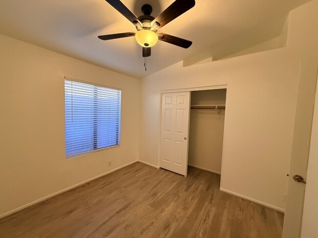 Building Photo - 6061 E Rochelle St